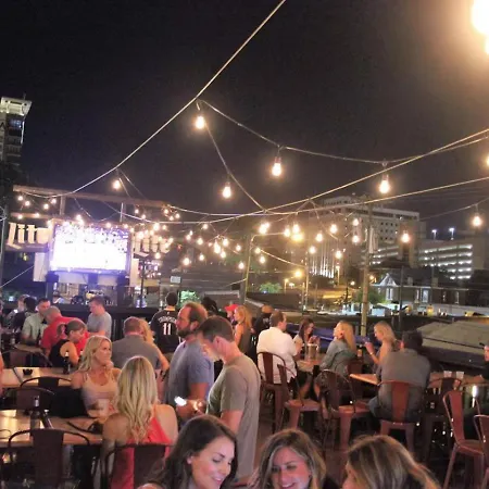 With Garage Parking - By Vanderbilt And Only 2 Miles To Downtown Nashville