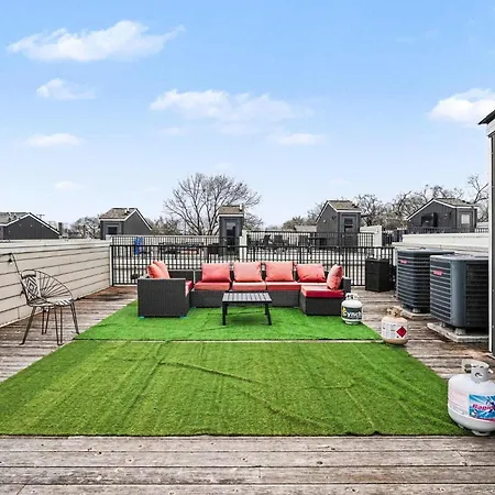 2 Stylish Townhomes W Rooftop Views Near Broadway Nashville