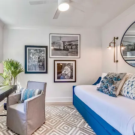 Modern Two Townhomes Close To Downtown Holiday home Nashville