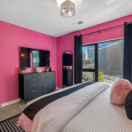Walk To Broadway From The Hidden Gem With Pool Gym And Nashville