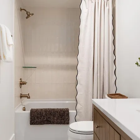 Holiday home 12 South With Rooftop Sauna And Wet Bar With 2 Car Garage *
