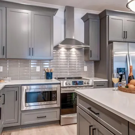 Three Luxury Townhomes Near Five Points Holiday home