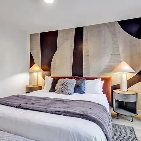 Hyve-anthem-private Balconies-walk To Broadway
