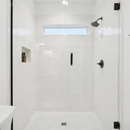 12 South With Rooftop Sauna And Wet Bar With 2 Car Garage * Nashville