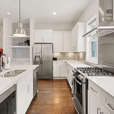 2 Modern Townhomes W Rooftop Views Near Broadway Nashville
