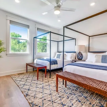 Three Luxury Townhomes Near Five Points Holiday home *