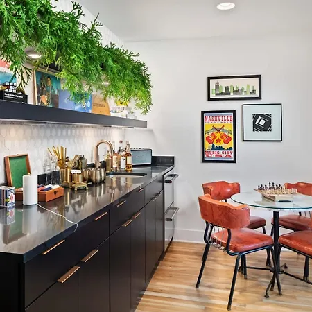Luxury Retreat - Double Rooftop Deck & Game * Nashville