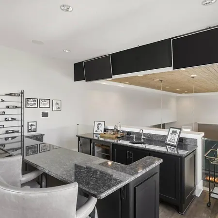Holiday home Germantown Stunner With A Skyline View Rooftop And Private Garage Nashville