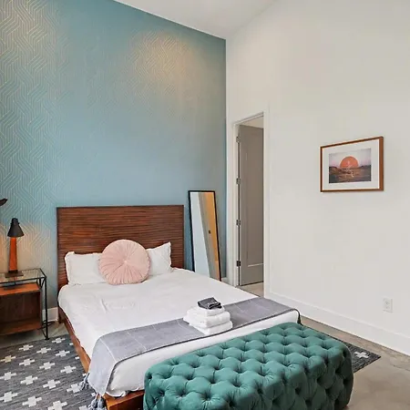 2 Stylish Townhomes W Rooftop Views Near Broadway *