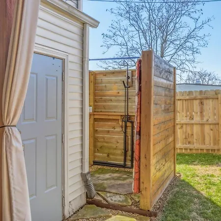 Holiday home Amazing Backyard Only 2 Miles To Downtown With Sauna And Firepit *