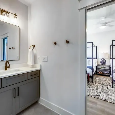 Holiday home Three Luxury Townhomes Near Five Points *