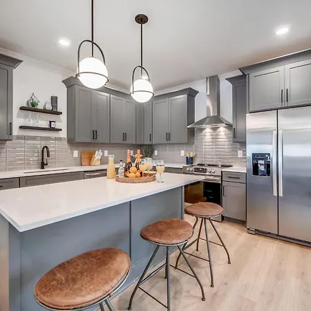 Modern Two Townhomes Close To Downtown * Nashville