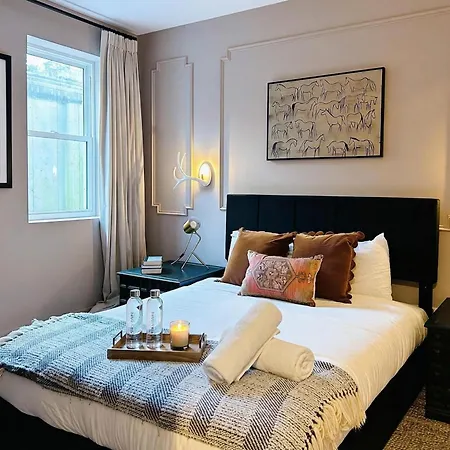 Luxury Retreat - Double Rooftop Deck & Game Nashville