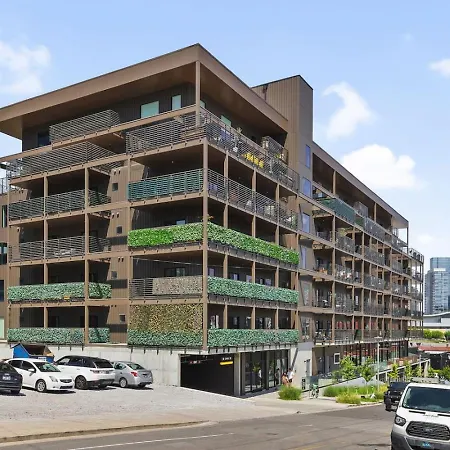 With Pool Balcony And Garage Walk To Downtown Broadway Nashville
