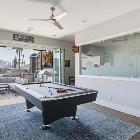 Germantown Stunner With A Skyline View Rooftop And Private Garage Nashville