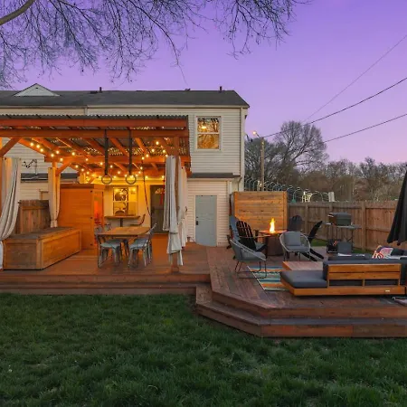 Amazing Backyard Only 2 Miles To Downtown With Sauna And Firepit Holiday home Nashville