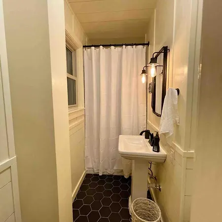 Charming In A Historic Quiet Haven