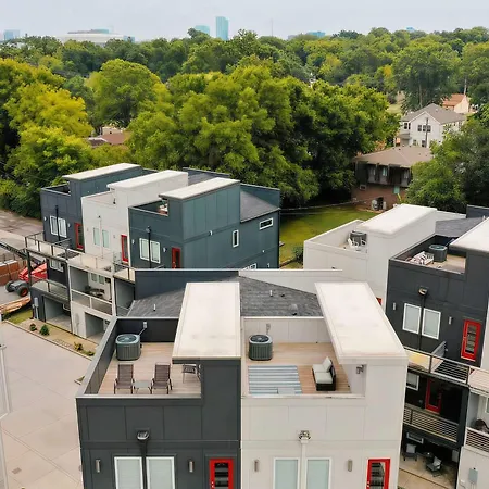 Rooftop Views & Patio Lounge Near Downtown * Nashville