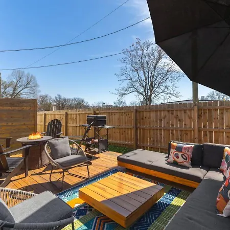 Holiday home Amazing Backyard Only 2 Miles To Downtown With Sauna And Firepit