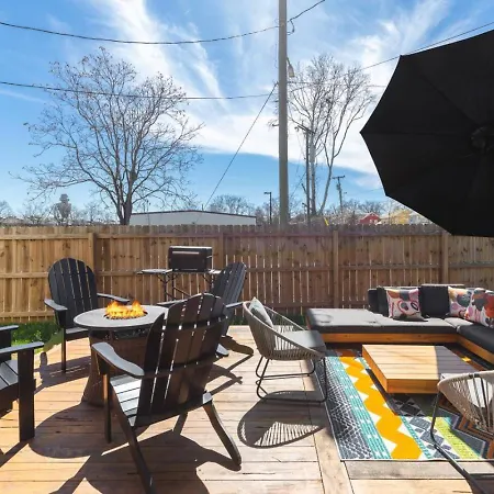 Holiday home Amazing Backyard Only 2 Miles To Downtown With Sauna And Firepit *