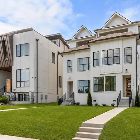 12 South With Rooftop Sauna And Wet Bar With 2 Car Garage Nashville