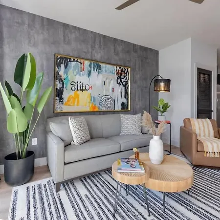 Musica - 3 Units - Pool & Gym - Heart Of Midtown Holiday home *