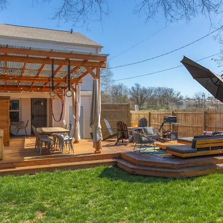 Amazing Backyard Only 2 Miles To Downtown With Sauna And Firepit Nashville