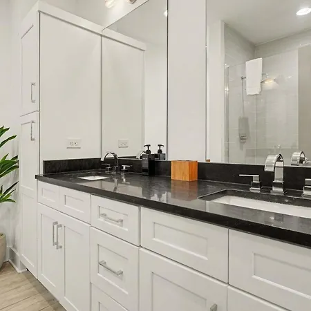 2 Stylish Townhomes W Rooftop Views Near Broadway * Nashville