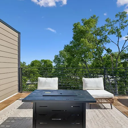 Holiday home Multi-level Retreat With Hot Tub And Rooftop Views *