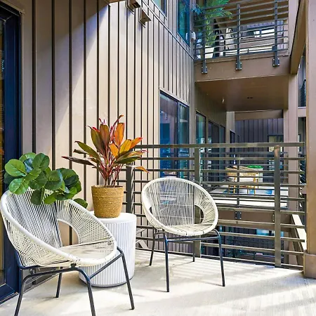 Walk To Broadway From The Hidden Gem With Pool Gym And