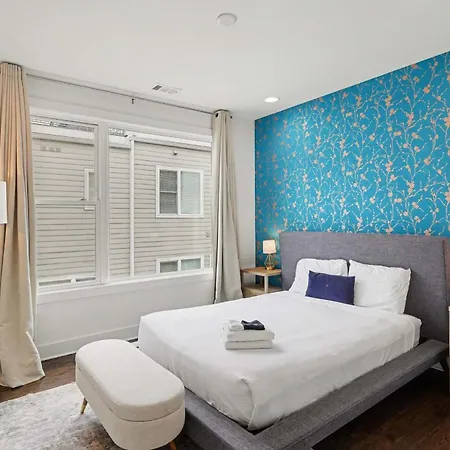 2 Trendy Townhomes W Rooftop Views Near Broadway *
