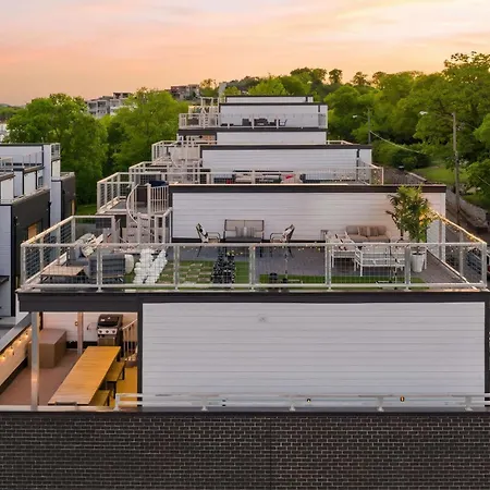Holiday home Luxury Retreat - Double Rooftop Deck & Game Nashville