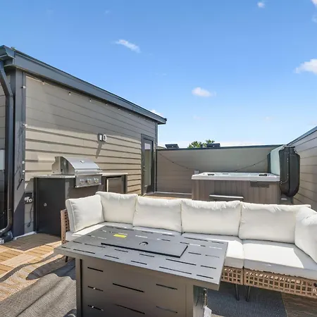 Holiday home Luxury Townhouse With Exclusive Rooftop Hot Tub Nashville