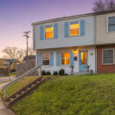 Amazing Backyard Only 2 Miles To Downtown With Sauna And Firepit Nashville