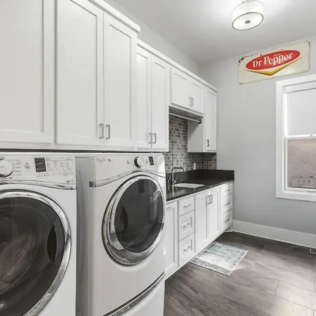 Holiday home Germantown Stunner With A Skyline View Rooftop And Private Garage Nashville