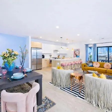 Hyve-anthem-private Balconies-walk To Broadway Holiday home