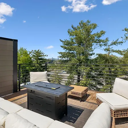 Luxury Townhouse With Exclusive Rooftop Hot Tub Nashville