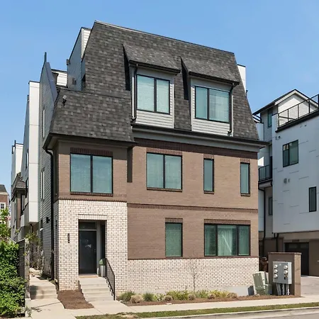 The Wild Rose House - Brand New - Skyline Views *