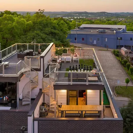 Luxury Retreat - Double Rooftop Deck & Game *