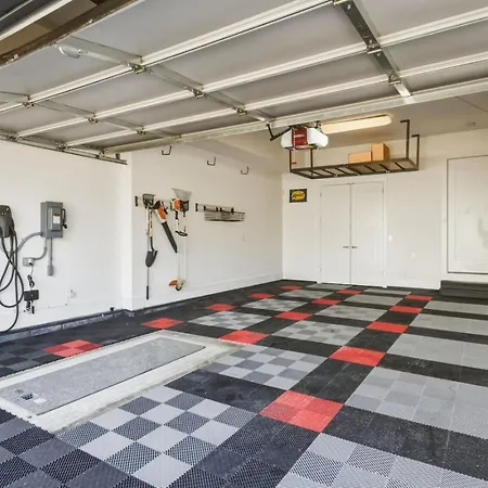 Germantown Stunner With A Skyline View Rooftop And Private Garage Holiday home Nashville