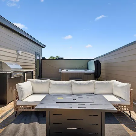 Luxury Townhouse With Exclusive Rooftop Hot Tub Nashville