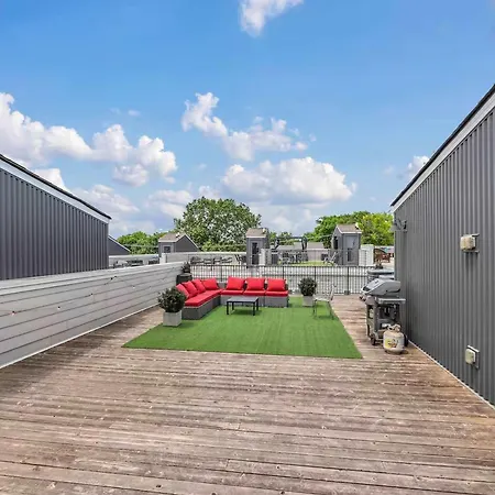 2 Trendy Townhomes W Rooftop Views Near Broadway Holiday home *