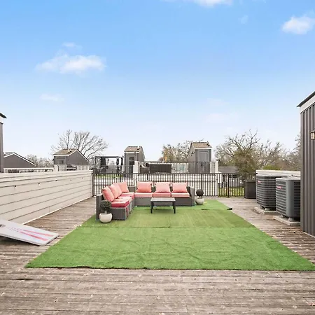 2 Stylish Townhomes W Rooftop Views Near Broadway *
