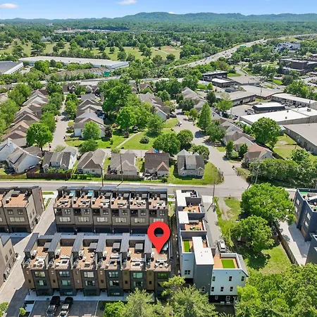 Luxury Townhouse With Exclusive Rooftop Hot Tub *
