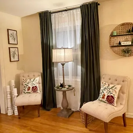 Holiday home Charming In A Historic Quiet Haven