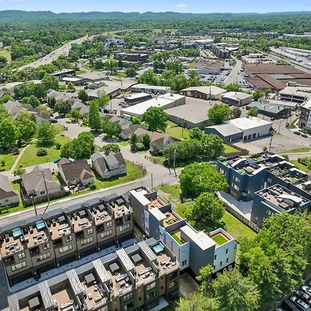 Luxury Townhouse With Exclusive Rooftop Hot Tub *