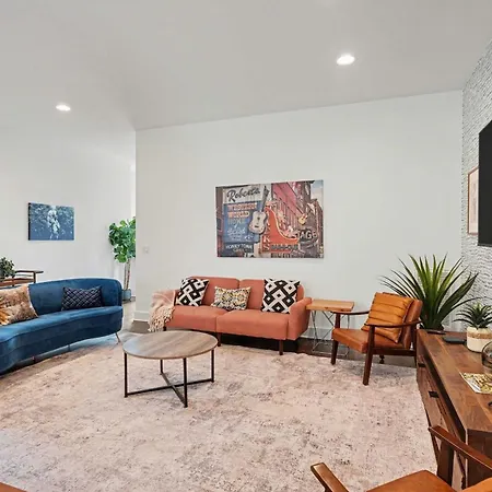Chic Townhome X3 W Rooftop Views Near Broadway Holiday home *