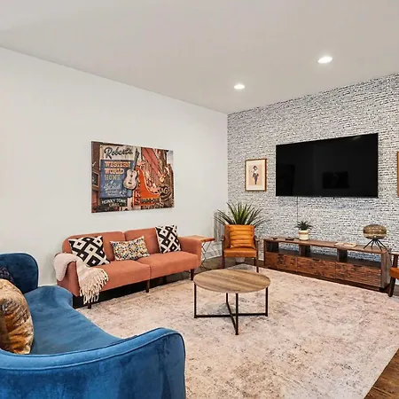 Chic Townhome X3 W Rooftop Views Near Broadway Holiday home Nashville