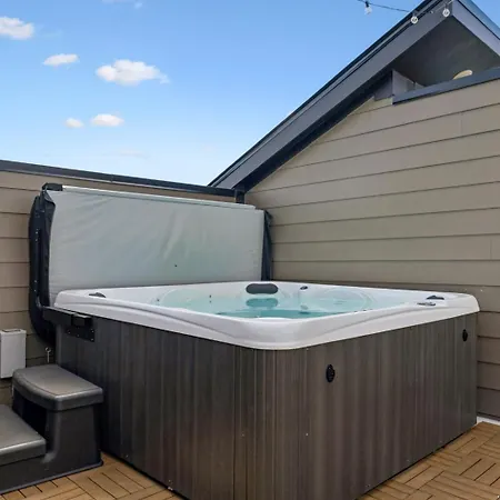 Holiday home Trendy Townhouse Rooftop Hot Tub & Fireplace Nashville