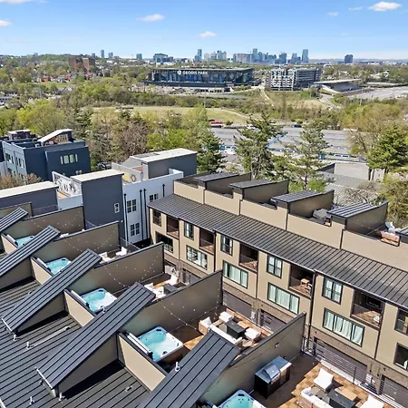 Elegant Townhome Rooftop Hot Tub & Fireplace